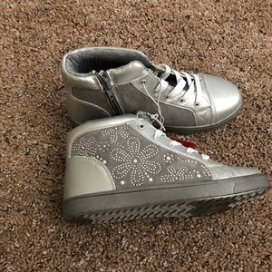 Never worn size 3 girls shoes